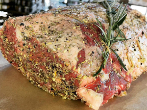 PRIME RIB RUB - This blend will make your taste buds dance! We recommend 1 Tbsp. per rib bone. Great on Brisket, Chuck Roast, Steak & Chops!